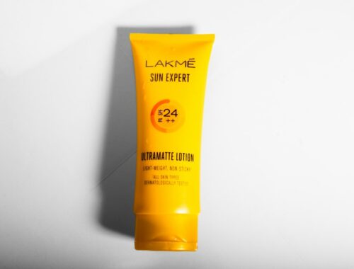 Photo Sunscreen bottle