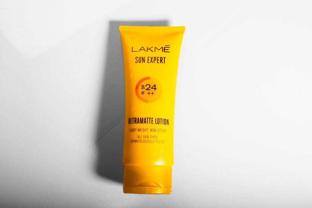 Photo Sunscreen bottle